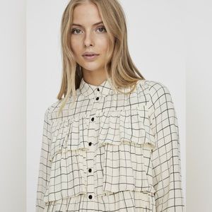 Vero Moda | Tiered Button-Down Long-Sleeve Blouse